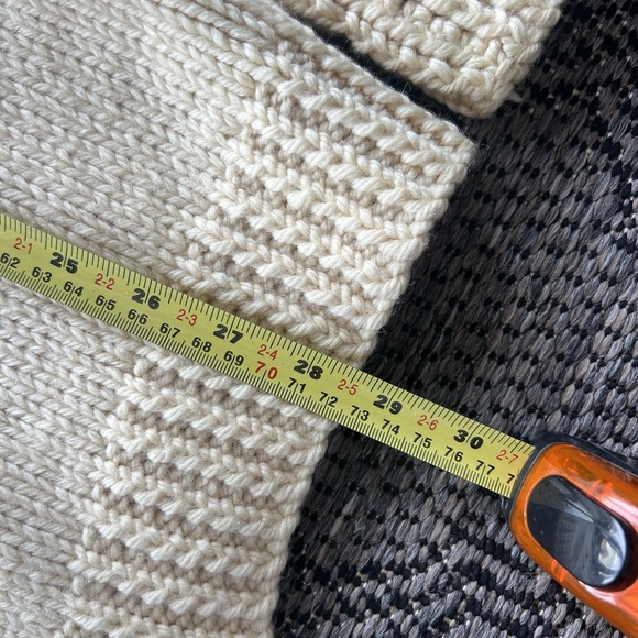 Vintage Cowichan Size Large Cream Wool Tribal Cowl Neck Sweater 60s - Picture 6 of 7